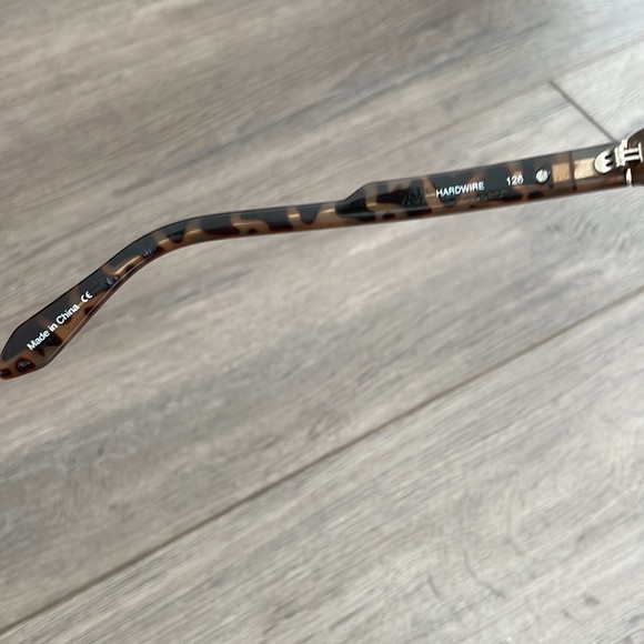 Quay Blue Light Glasses - Hardwire - Picture 14 of 14